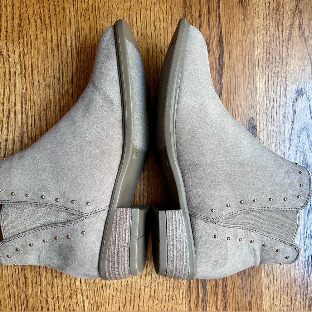 Tan Suede Women’s Booties C Est. 1946. Like NEW! Size:6 - Picture 2 of 7